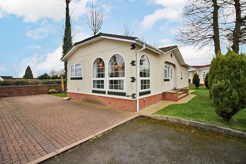 Holyhead Road, Albrighton Wolverhampton 2 bed park home £129,950