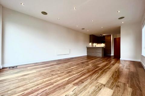 3 bedroom apartment to rent, East Drive, Colindale, London