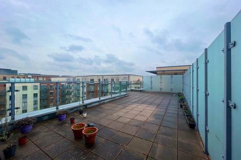 3 bedroom apartment to rent, East Drive, Colindale, London
