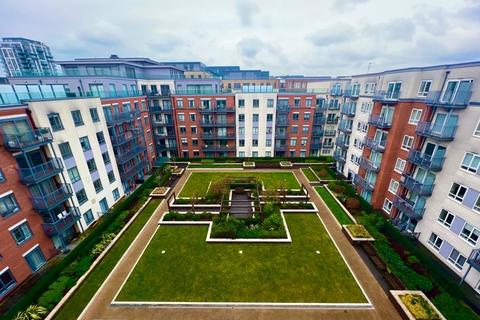 3 bedroom apartment to rent, East Drive, Colindale, London