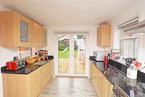 20 Drumby Crescent, Clarkston, Glasgow, G76 7HJ