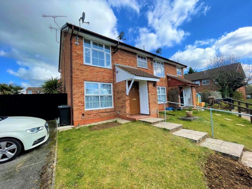 Cicero Drive, Barton Hills, Luton... 1 bed £795 pcm (£183 pw)