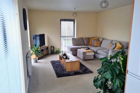 2 bedroom flat to rent, Flat 10 Athelstan House, 25 Station Road