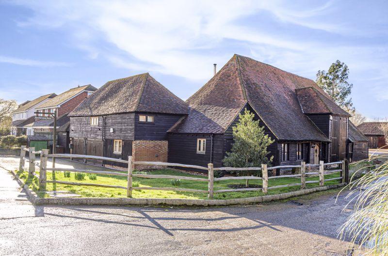 Hale Street, East Peckham 3 bed detached house for sale £1,000,000