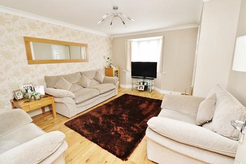 2 Litten Close, Collier Row, Romford, RM5 2LG