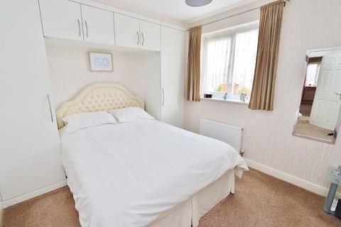 2 Litten Close, Collier Row, Romford, RM5 2LG