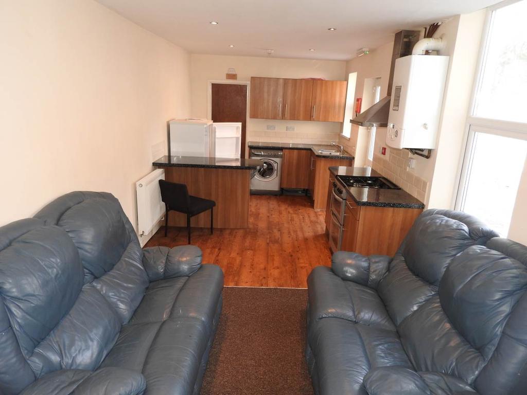 Eaton Crescent, Uplands, Swansea 3 bed flat £909 pcm (£210 pw)