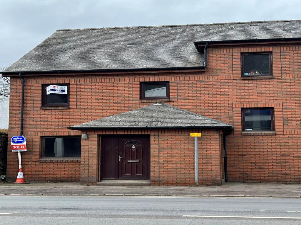 Main Street, Bridgend, Perth 2 bed ground floor flat £550 pcm (£127 pw)