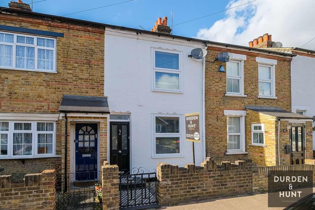 Rounton Road, Waltham Abbey, EN9 2 bed terraced house £400,000
