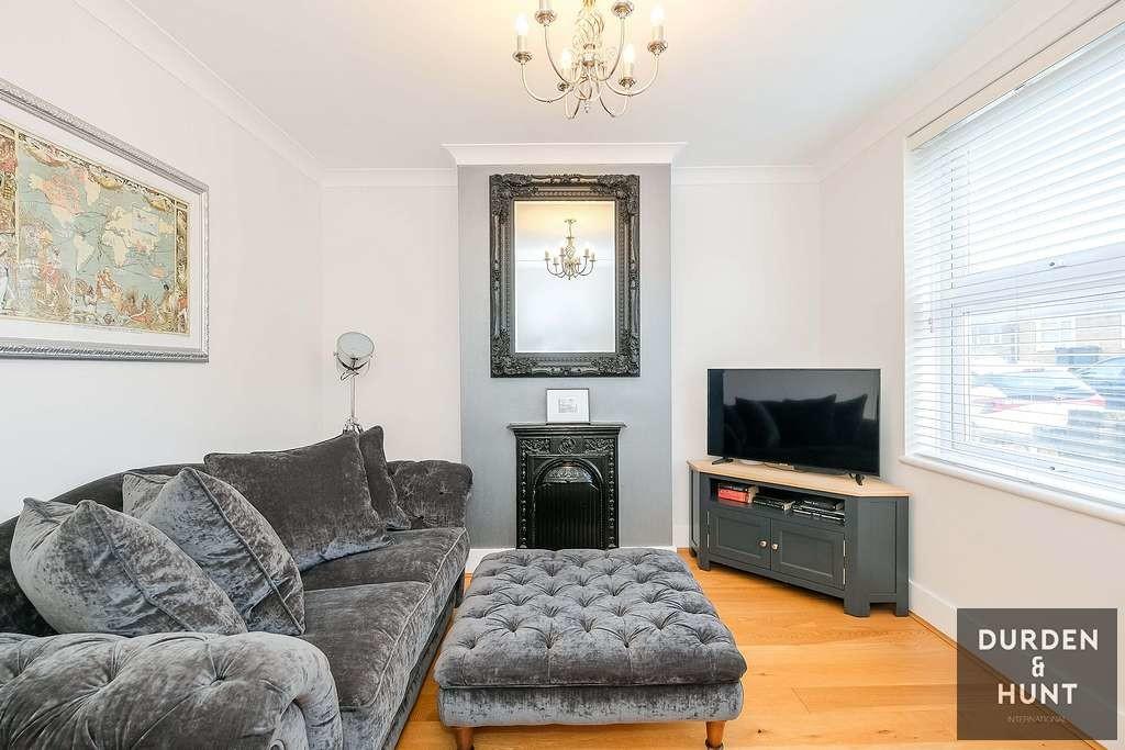 Rounton Road, Waltham Abbey, EN9 2 bed terraced house £400,000