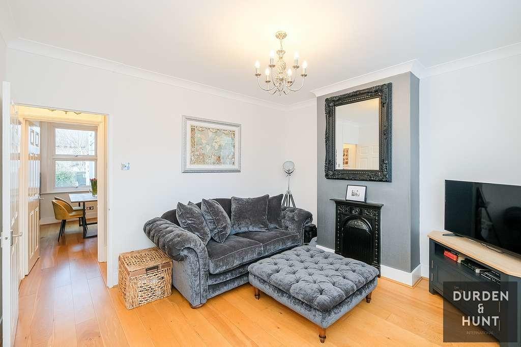 Rounton Road, Waltham Abbey, EN9 2 bed terraced house £400,000