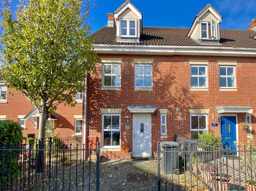 Longridge Way, Weston Village... 3 bed house £995 pcm (£230 pw)