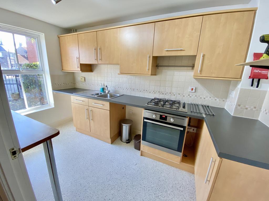 Longridge Way, Weston Village... 3 bed house £995 pcm (£230 pw)
