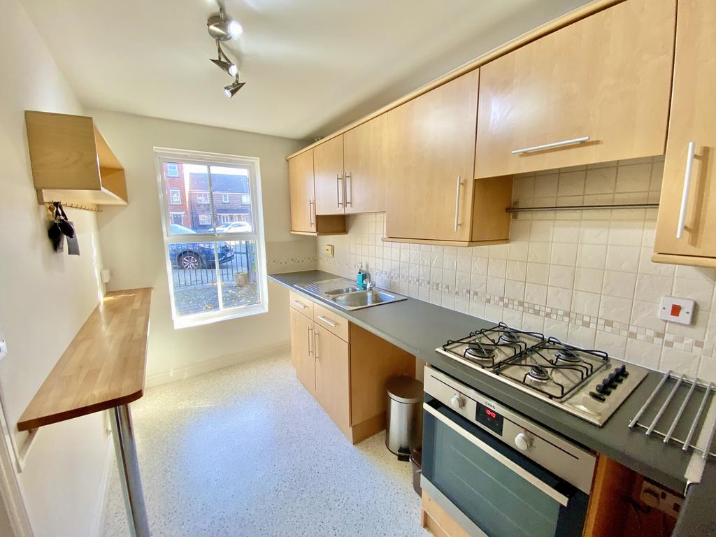Longridge Way, Weston Village... 3 bed house £995 pcm (£230 pw)