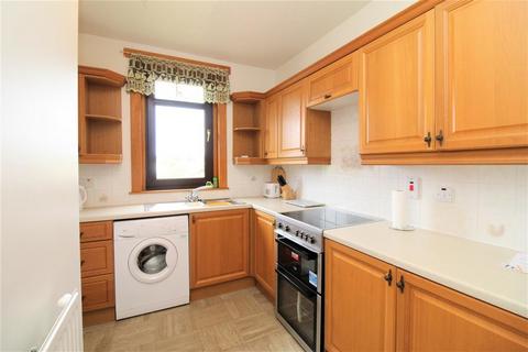 2 bedroom flat to rent, Wallace Crescent,Brightons