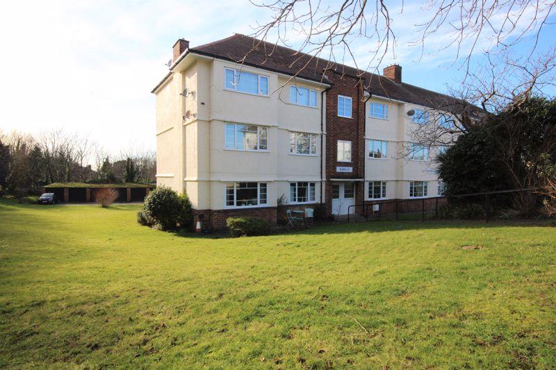 Ludlow Drive, West Kirby 2 bed apartment £175,000