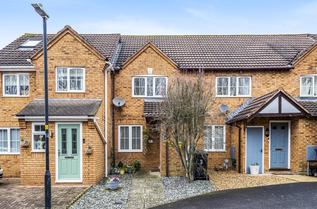 Tarka Close, Ash Brake, Swindon... 2 bed terraced house £220,000