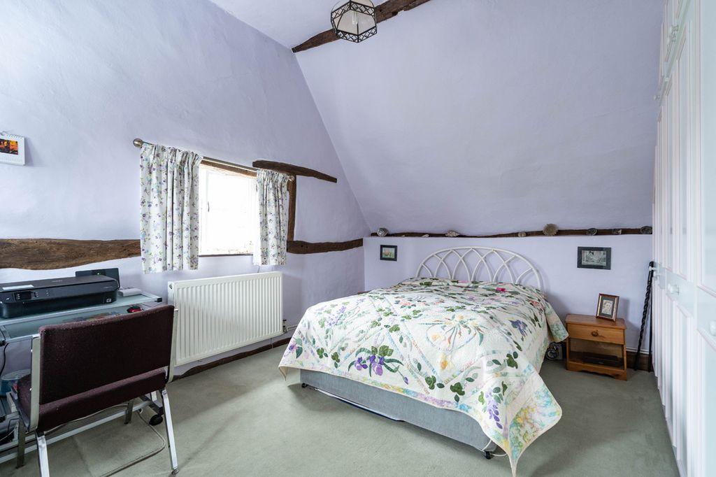 Bedroom 2 (Double)