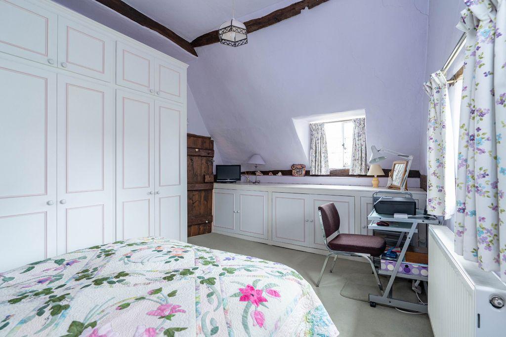 Bedroom 2 (Double)