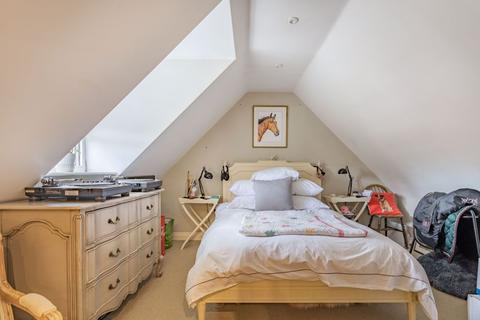 1 Forrest Place, Shere, Guildford, GU5 9BT
