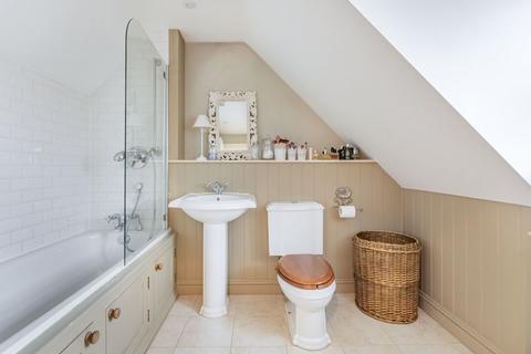 1 Forrest Place, Shere, Guildford, GU5 9BT