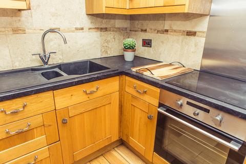 5 bedroom semi-detached house to rent, Gardner Road