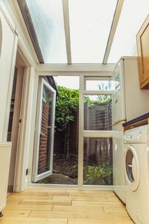 5 bedroom semi-detached house to rent, Gardner Road