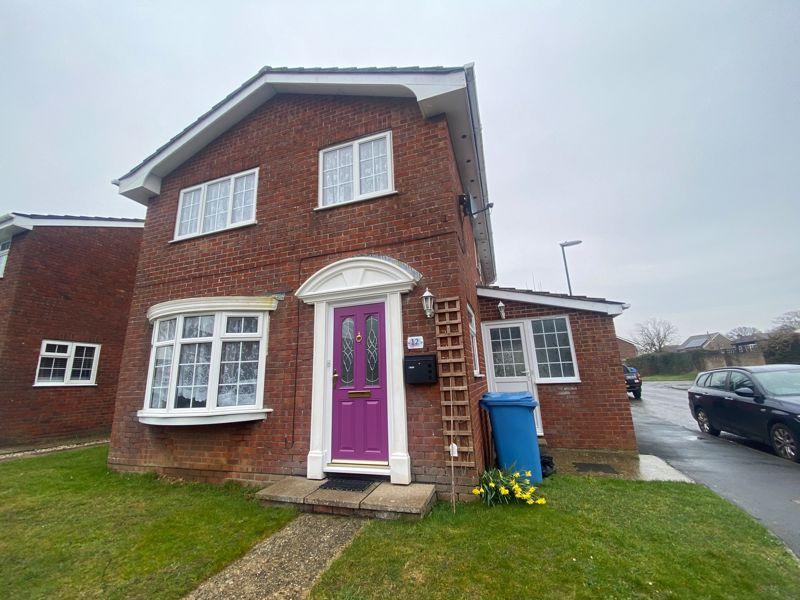 Pinehurst Park, Bognor Regis 4 bed house £1,500 pcm (£346 pw)