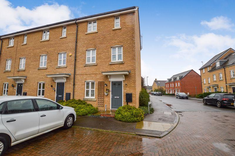 Banks Crescent, Stamford 3 bed end of terrace house £325,000
