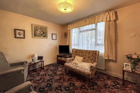 6 Ernan Close, South Ockendon, RM15 5EN
