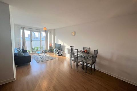2 bedroom apartment to rent, Pilgrims Way, Salford
