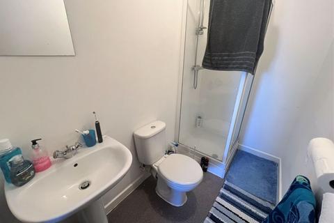 2 bedroom apartment to rent, Pilgrims Way, Salford