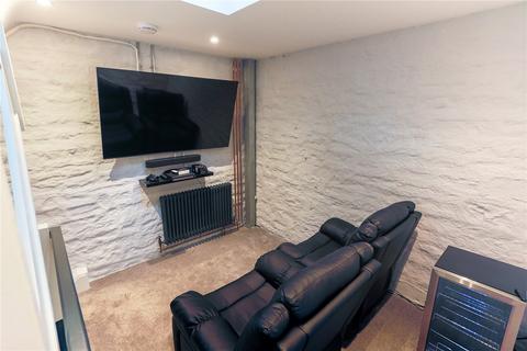 7, Alcedonia Albert Road, Penarth, CF64 1BY