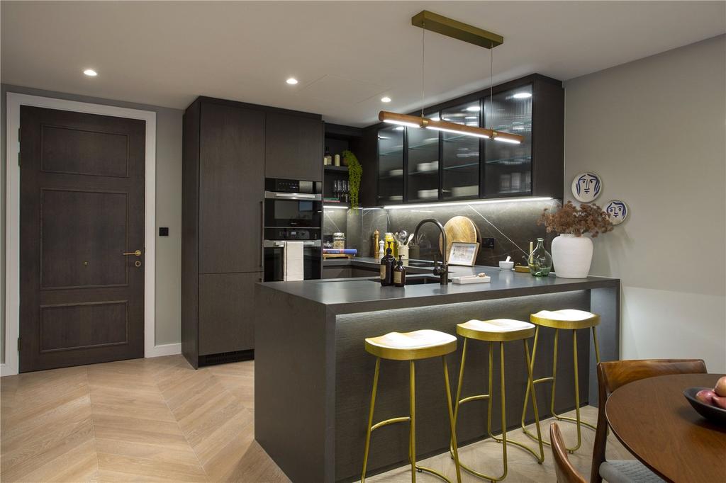 Apartment 16