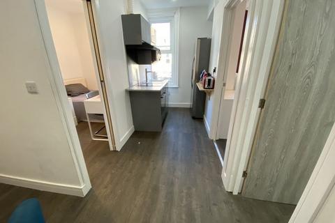 2 bedroom flat to rent, Flat 2 313a Ecclesall Road