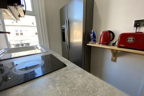2 bedroom flat to rent, Flat 2 313a Ecclesall Road