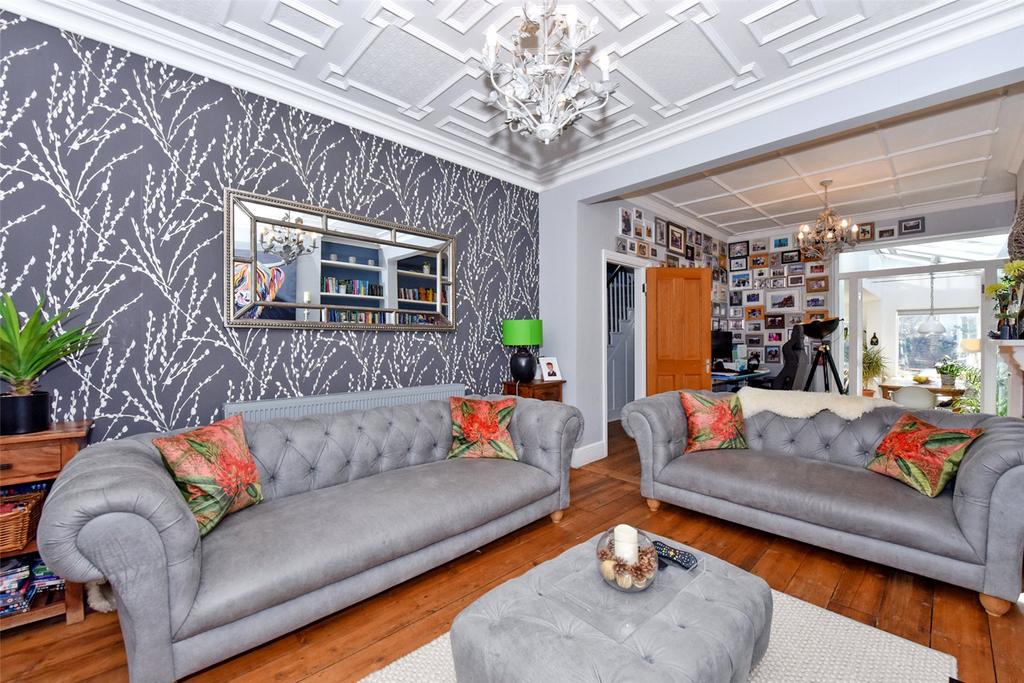Adelaide Square, Windsor, Berkshire, SL4 3 bed semidetached house £3,750 pcm (£865 pw)
