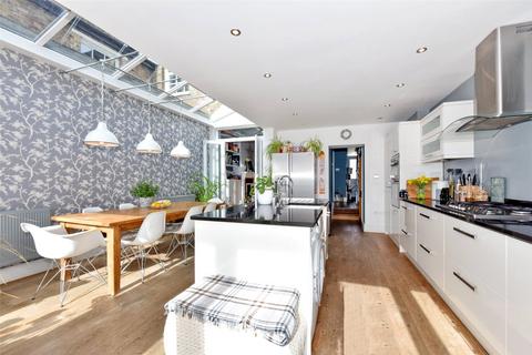 3 bedroom semi-detached house to rent, Adelaide Square, Windsor, Berkshire, SL4