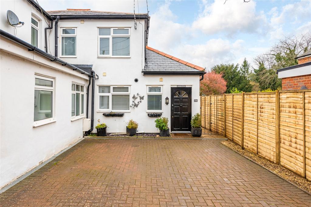 Main Road, Naphill, High 3 bed house £475,000