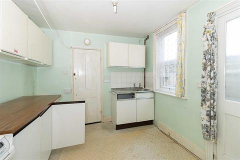 16 Queen Street, Worthing, BN14 7BJ