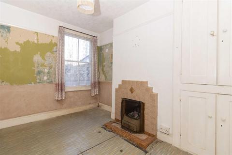16 Queen Street, Worthing, BN14 7BJ