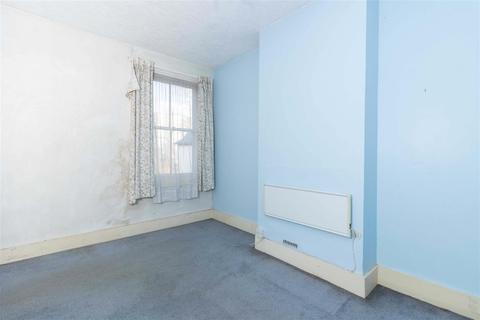 16 Queen Street, Worthing, BN14 7BJ