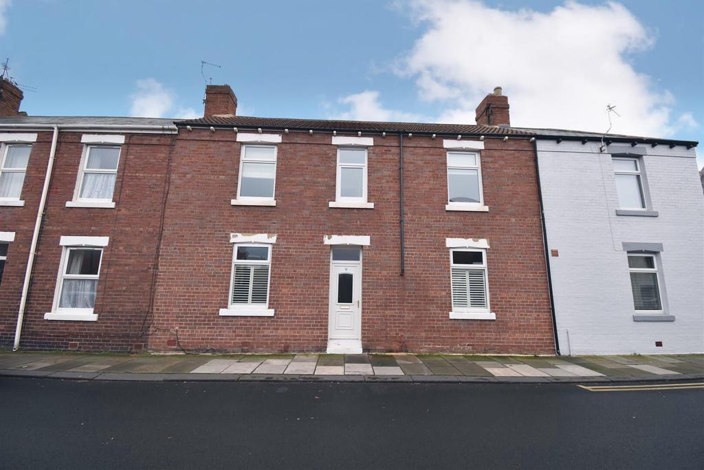 North View, Cullercoats 3 bed terraced house £235,000