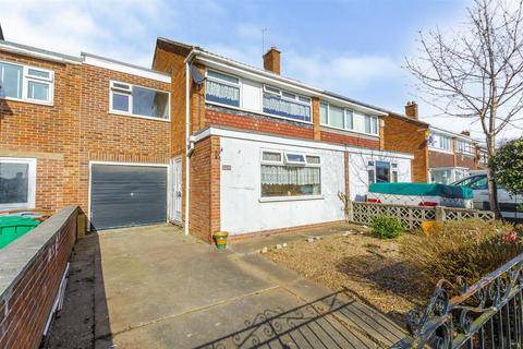 1 Stanway Close, Nottingham, NG3 7HA