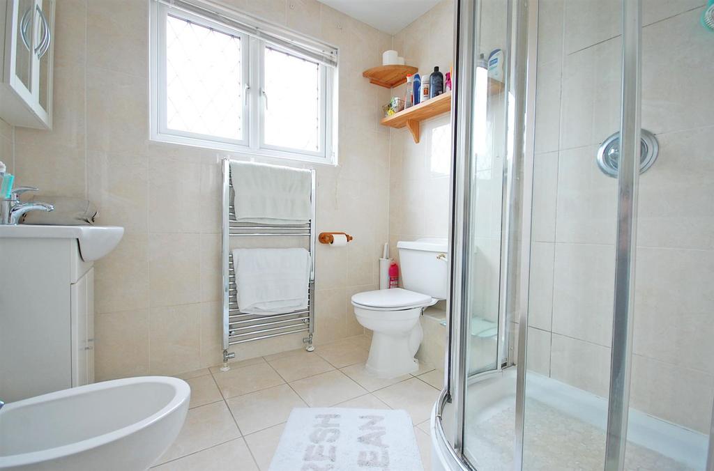 Family bathroom.jpg