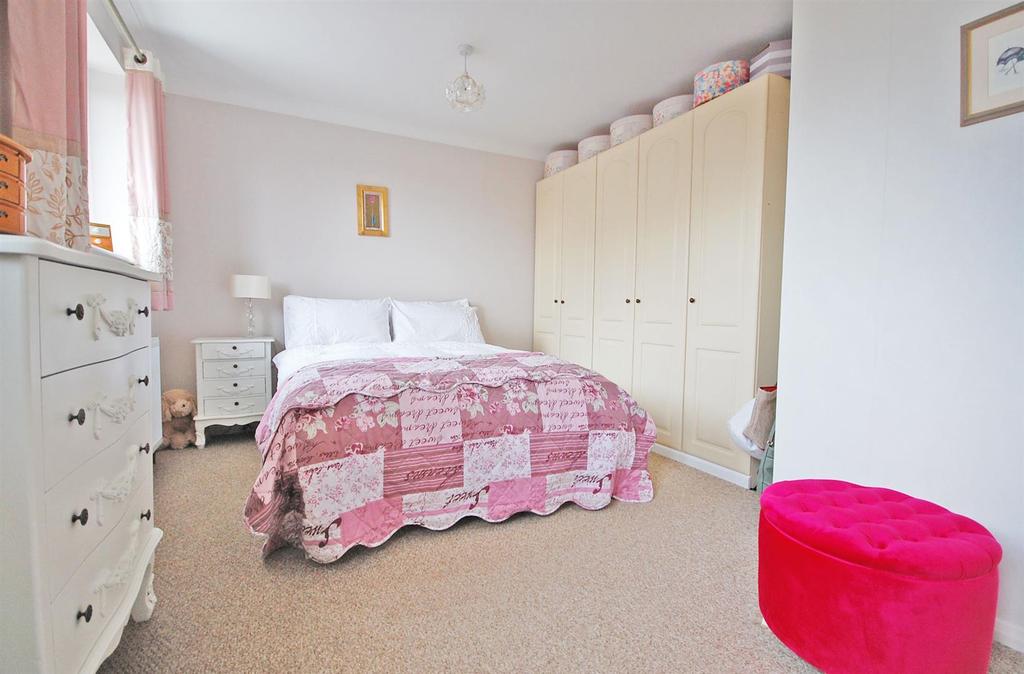 Bedroom 2a.jpg