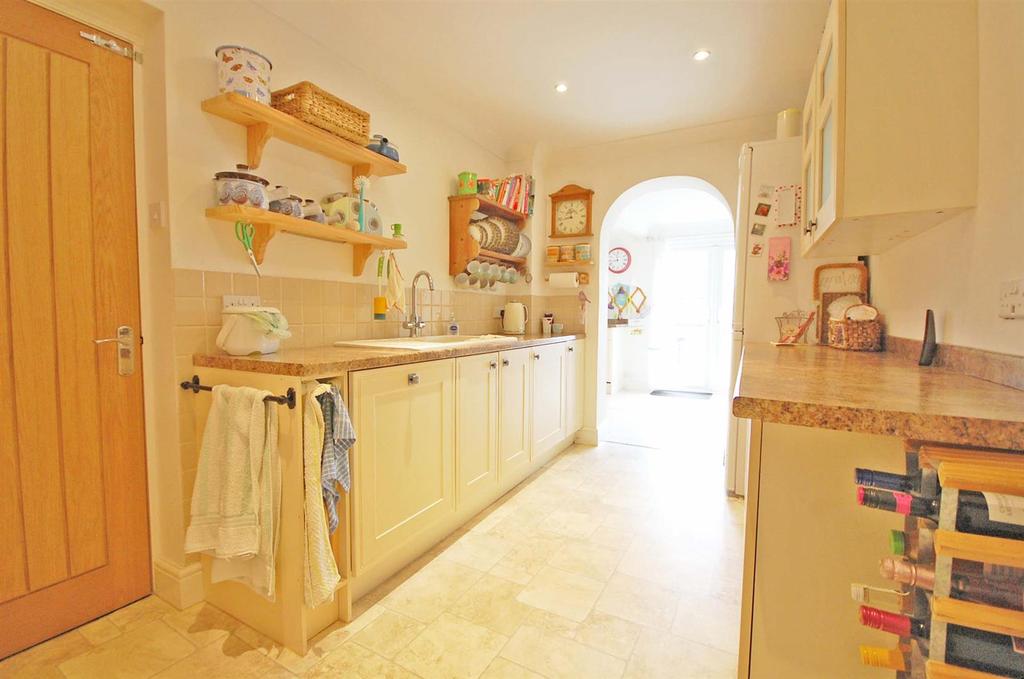 Kitchen1.jpg