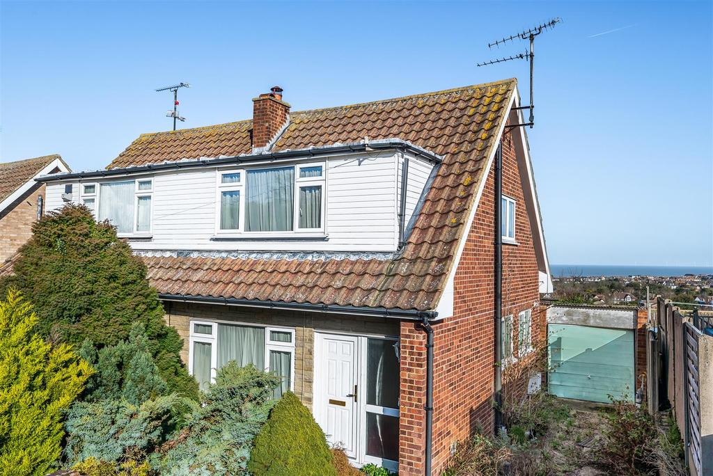 Grimthorpe Avenue, Whitstable 3 bed semidetached house £365,000