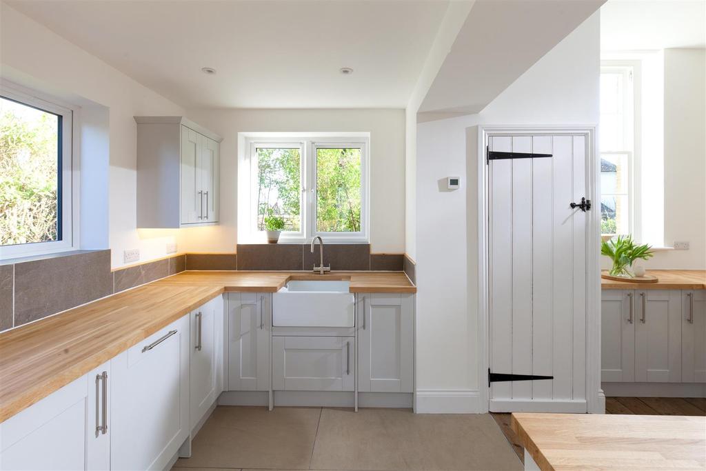 The Old Chapel - Kitchen.jpg