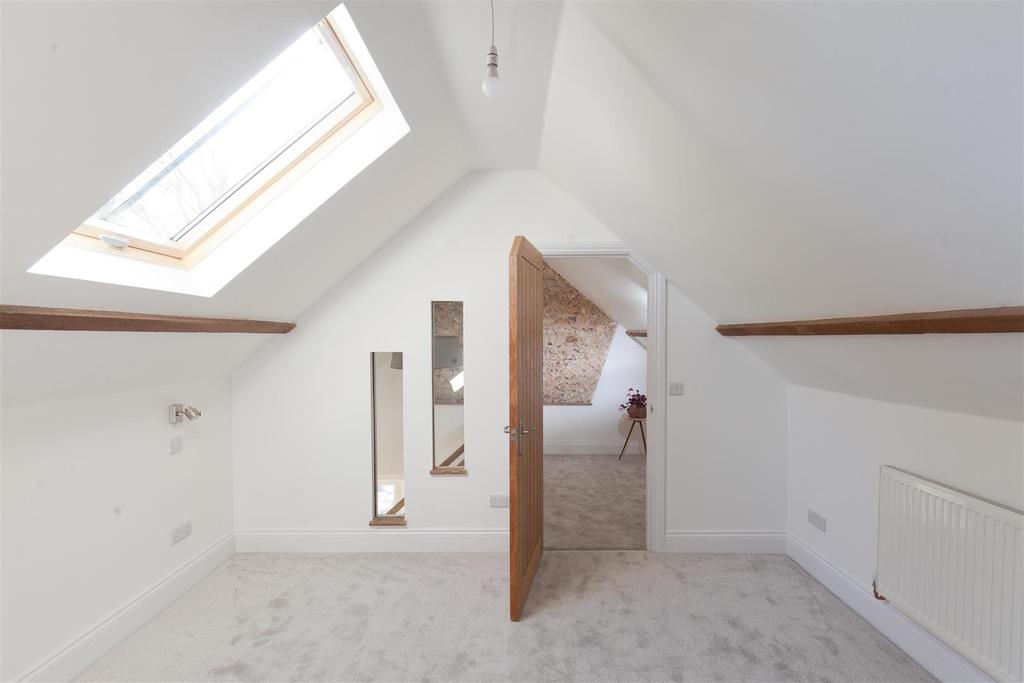 The Old Chapel - Main Bedroom &amp; Landing / Study.jp